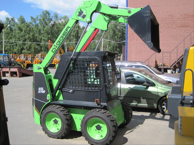 Аренда мини-погрузчика Digger SSL5700