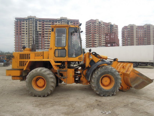 Аренда фронтального погрузчика (колесного) Амкодор 332С4