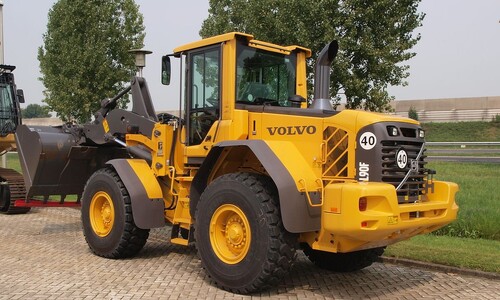 Фронтальный погрузчик Volvo L90F